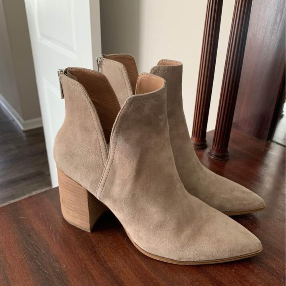 Steve Madden Pointed Toe Boots Size 9